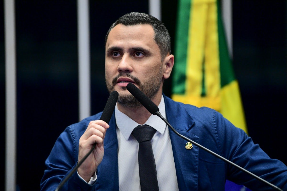 PRTB avalia lançar Cleitinho em chapa presidencial com Gusttavo Lima ou Pablo Marçal em 2026